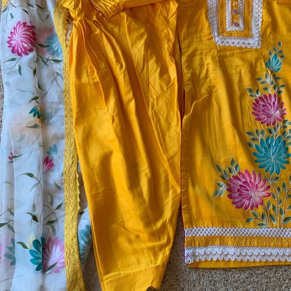 Punjabi suit with salwar - Picture 2 of 5